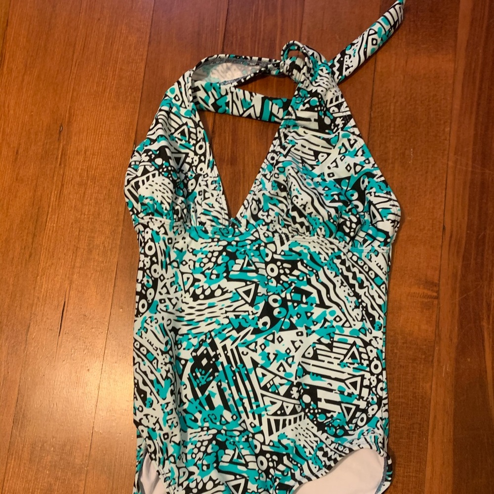 One piece v-neck swim suit